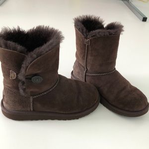 GIRLS BUTTON SIDE UGGS